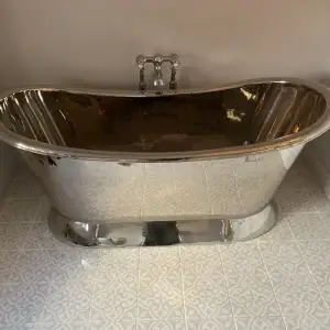 Free standing bath: Click Here To View Larger Image